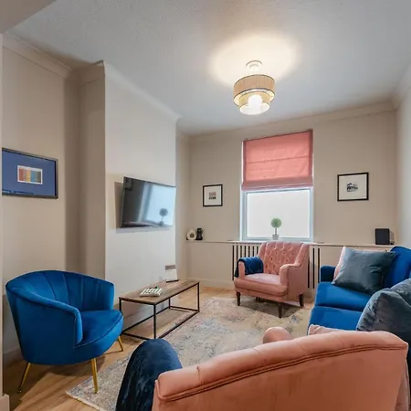Ferienhaus Swan House - Free Parking - Ten Minute Walk To Train Station - Perfectly Located For City Centre & Racecourse York