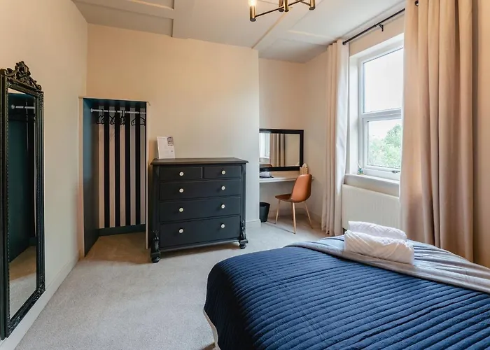 Swan House - Free Parking - Ten Minute Walk To Train Station - Perfectly Located For City Centre & Racecourse Ferienhaus York
