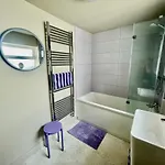 Swan House - Free Parking - Ten Minute Walk To Train Station - Perfectly Located For City Centre & Racecourse Сasa de vacaciones *